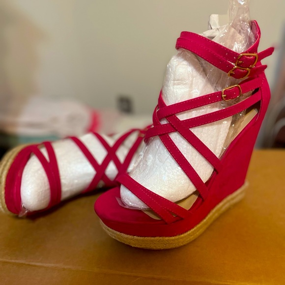 Issa- fushsia wedges - Picture 1 of 1